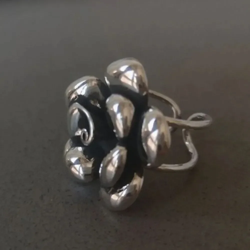 The Antique inspired oversized flower ring adjustable